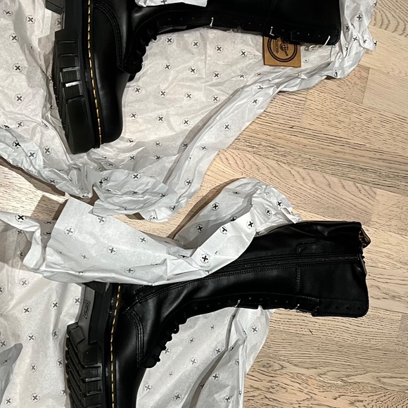 Dr.Martens Audrick 20I BOOT - Picture 3 of 5